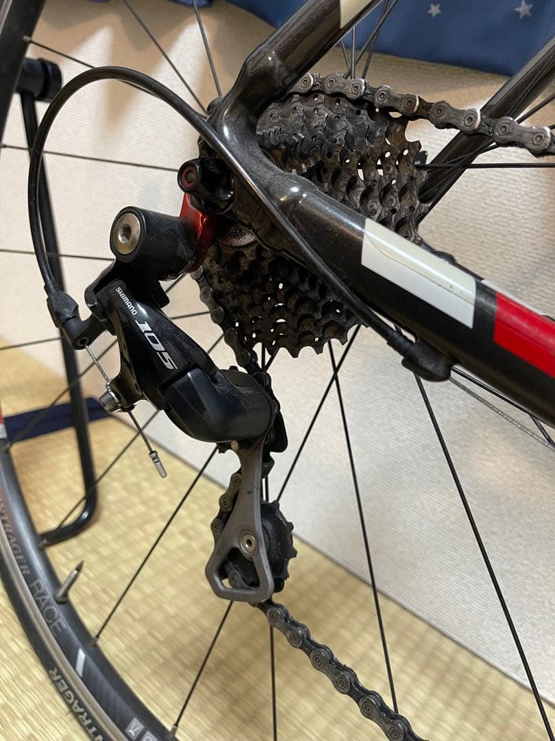 Trek Madone 2.3 自転車