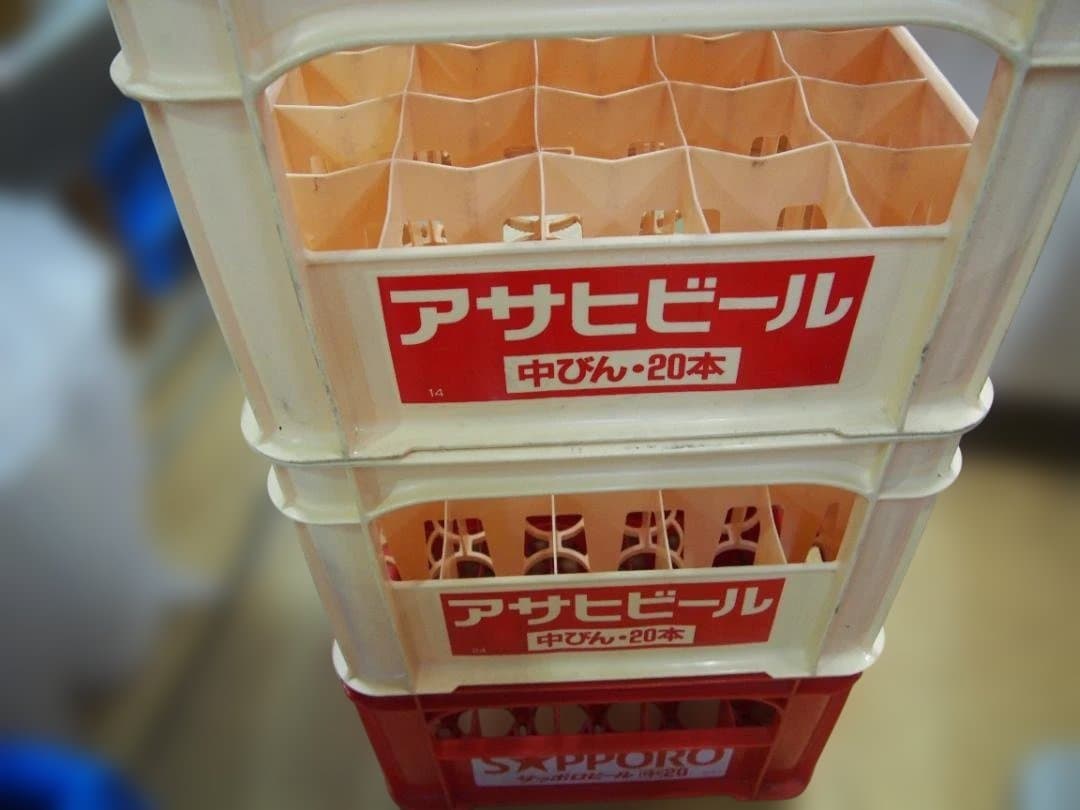 中古　サッポロ　アサヒ　ビールケース　4点まとめて　椅子　キャンプ　店舗に
