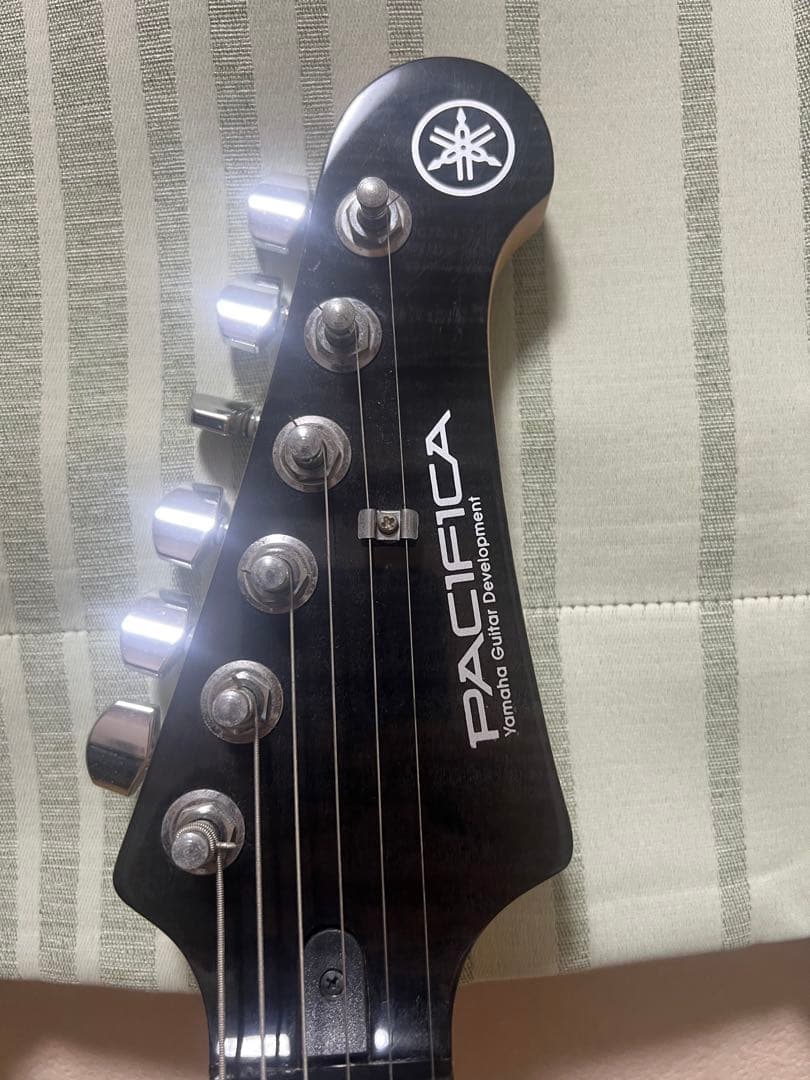 Yamaha PACIFICA 212VFM エレキギター