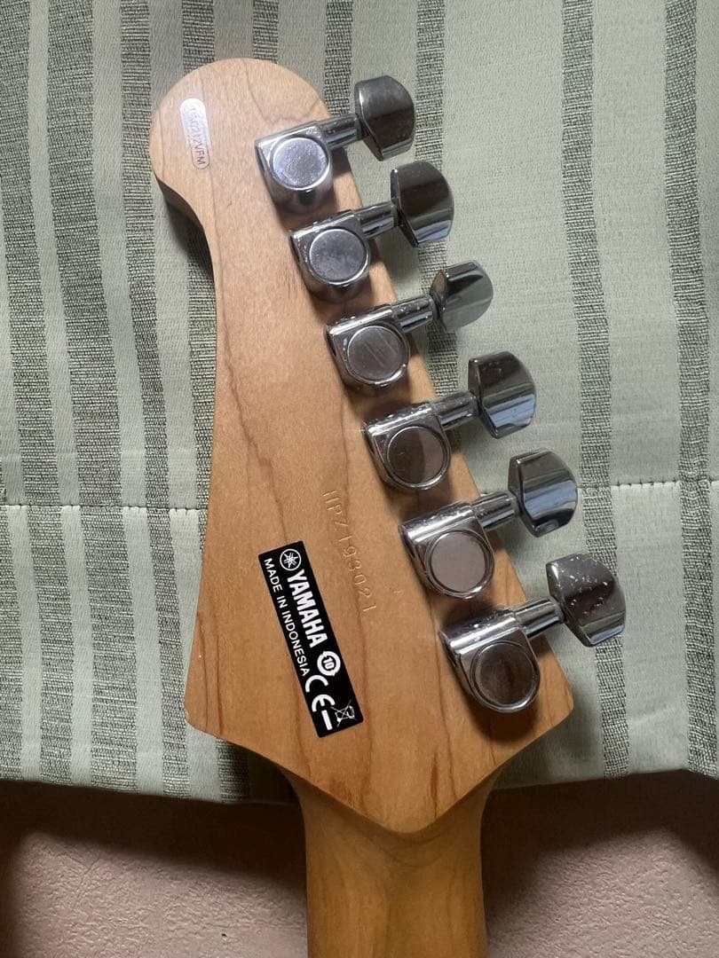 Yamaha PACIFICA 212VFM エレキギター