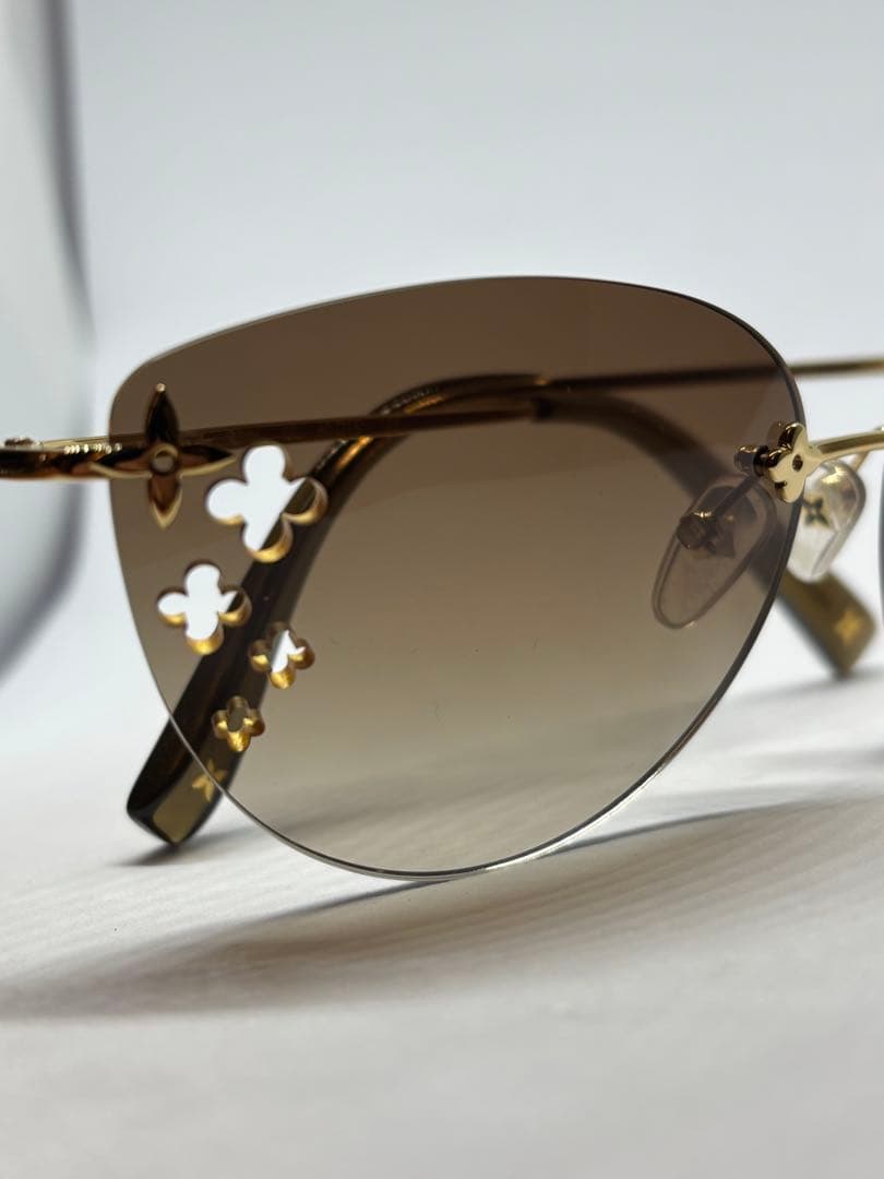LOUIS VUITTON ルイヴィトン サングラス キャットアイ Z00510