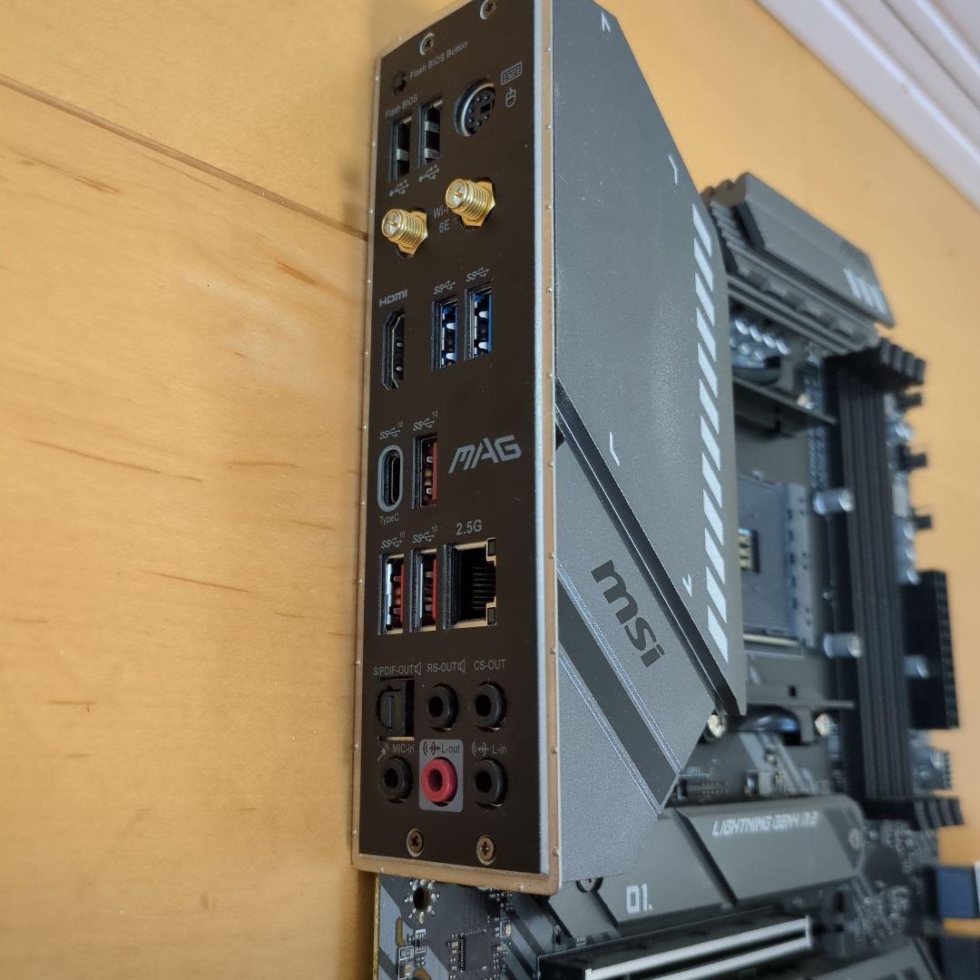 マザーボード MAG X570S TOMAHAWK MAX WIFI