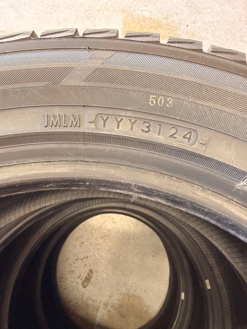 ice GUARD iG52C 215/55R17 スタッドレスタイヤ 4本