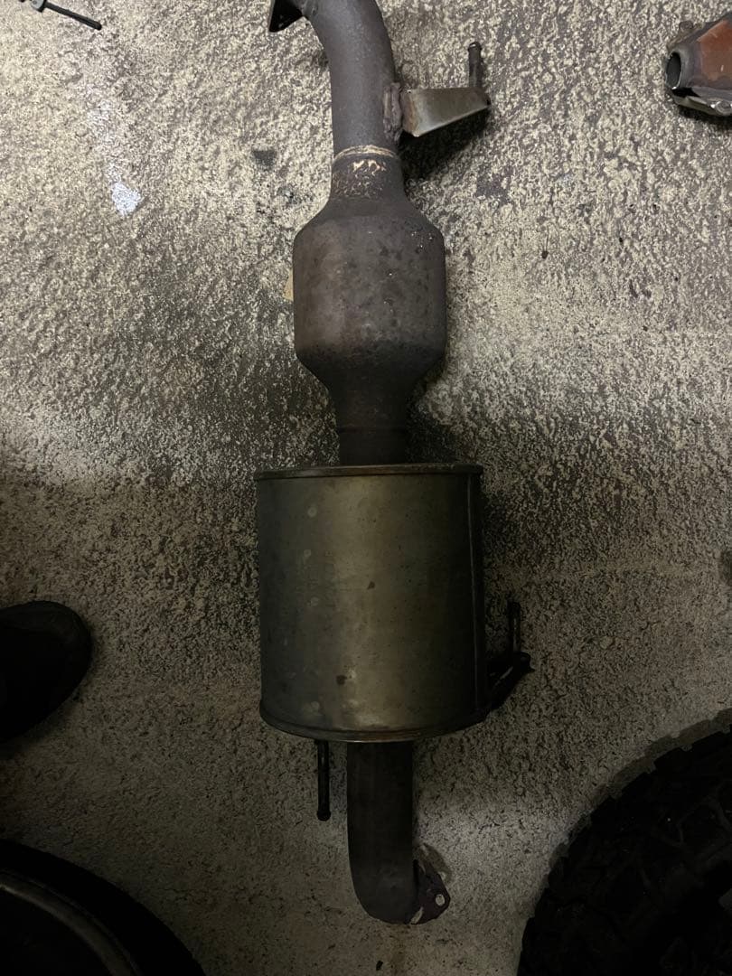 トヨタ　ハイエース200系　触媒　カット済み