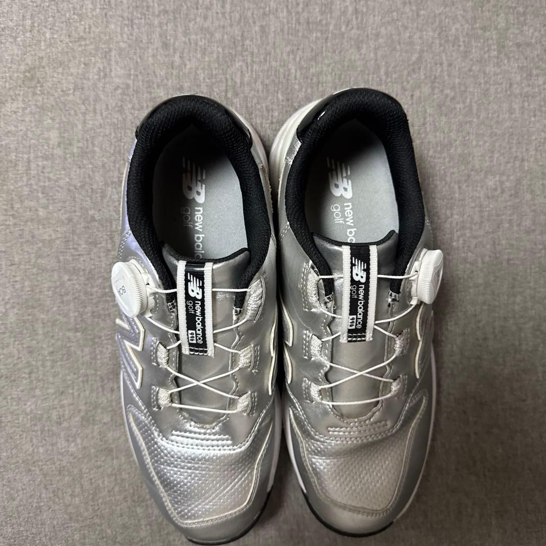 New Balance ゴルフシューズ シルバー