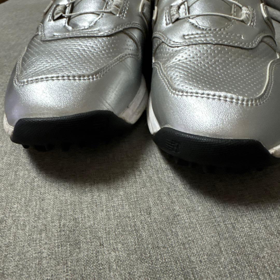 New Balance ゴルフシューズ シルバー