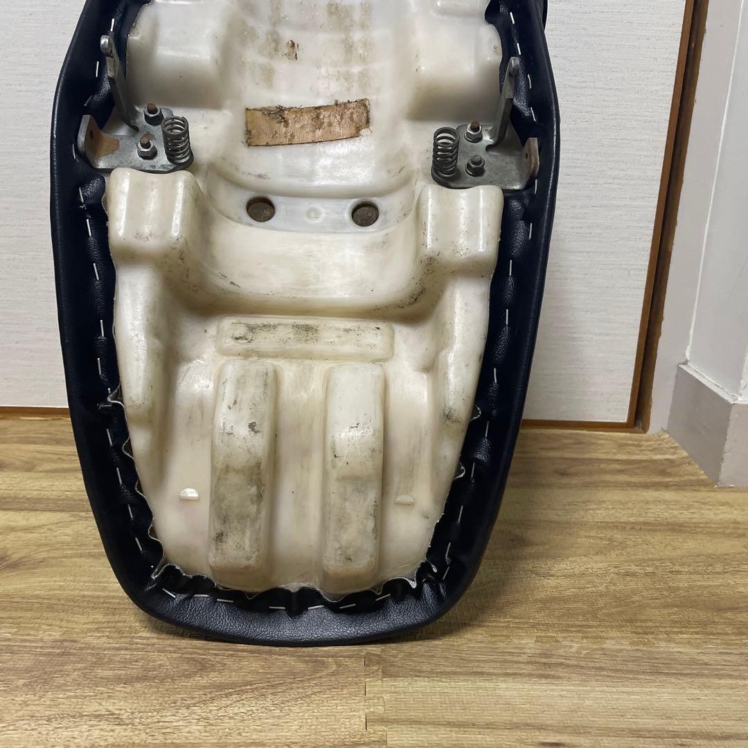 rz250 シート　張り替え済み　タックロール