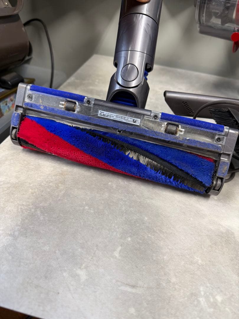 ダイソン Dyson 掃除機 コードレスクリーナー SV18 動作品