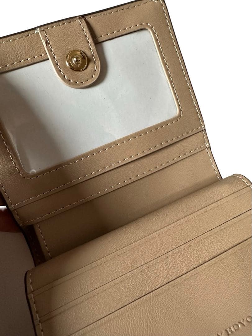 新品 COACH 二つ折り財布 ホワイト レザー アートデザイン 人気モデル