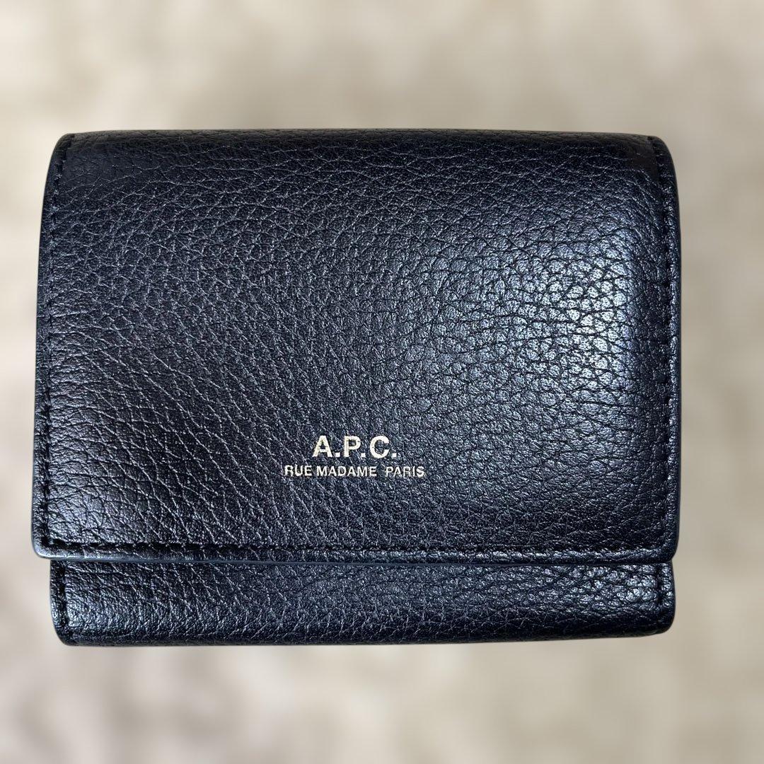 A.P.C. ブラック 三つ折り財布