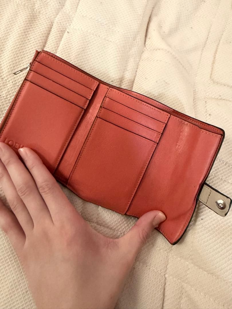 ロエベ レザー 三つ折り財布