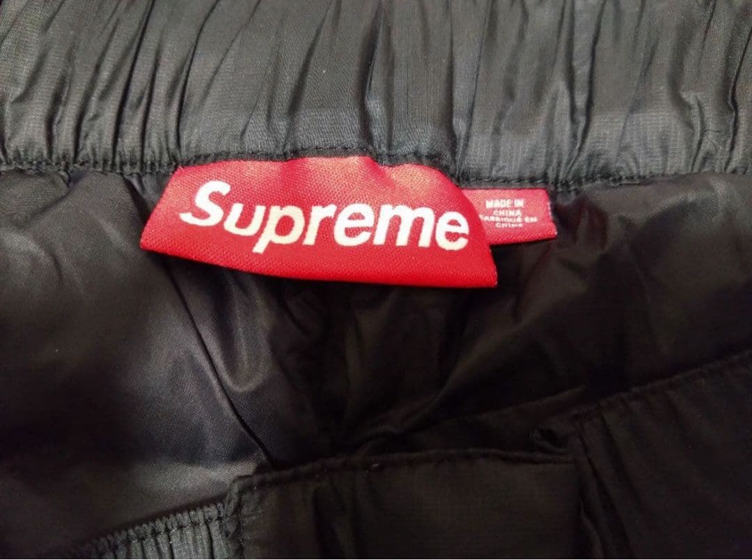 週末限定値下げ！Supreme 黒 ダウン　パンツ　M