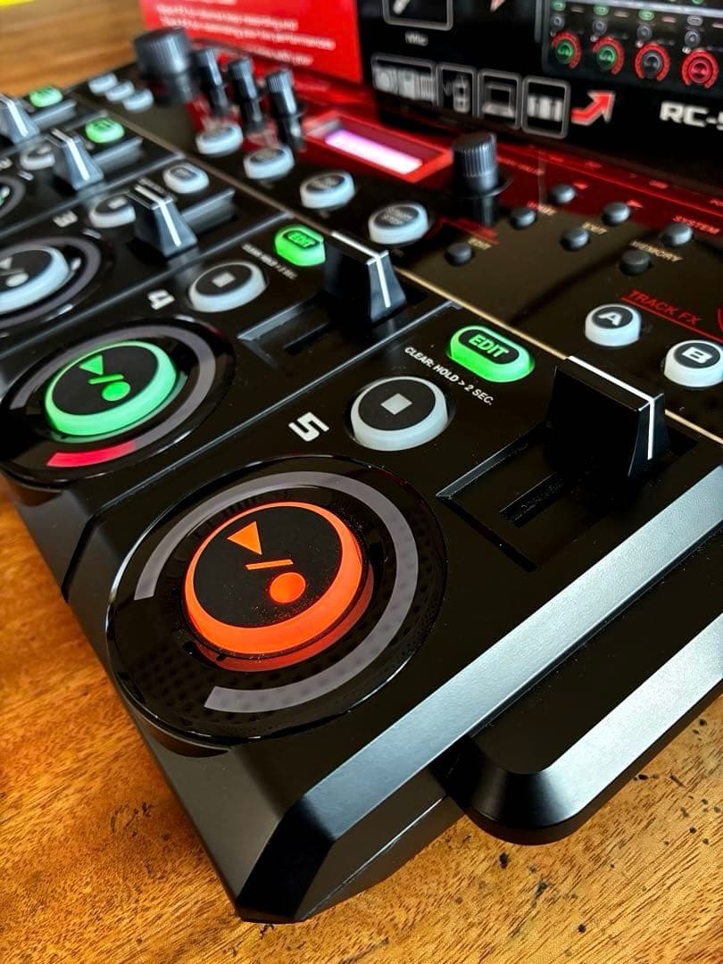 【美品】BOSS RC-505 Loop Station【元箱・説明書付】