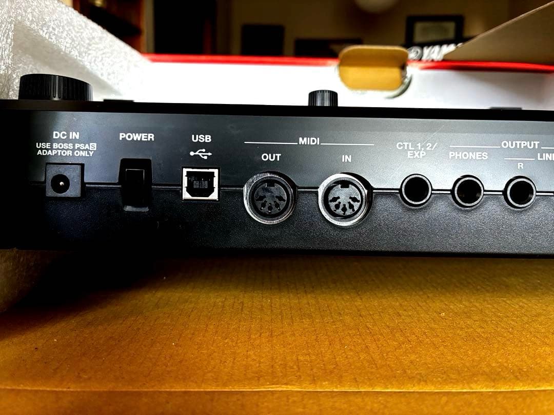 【美品】BOSS RC-505 Loop Station【元箱・説明書付】