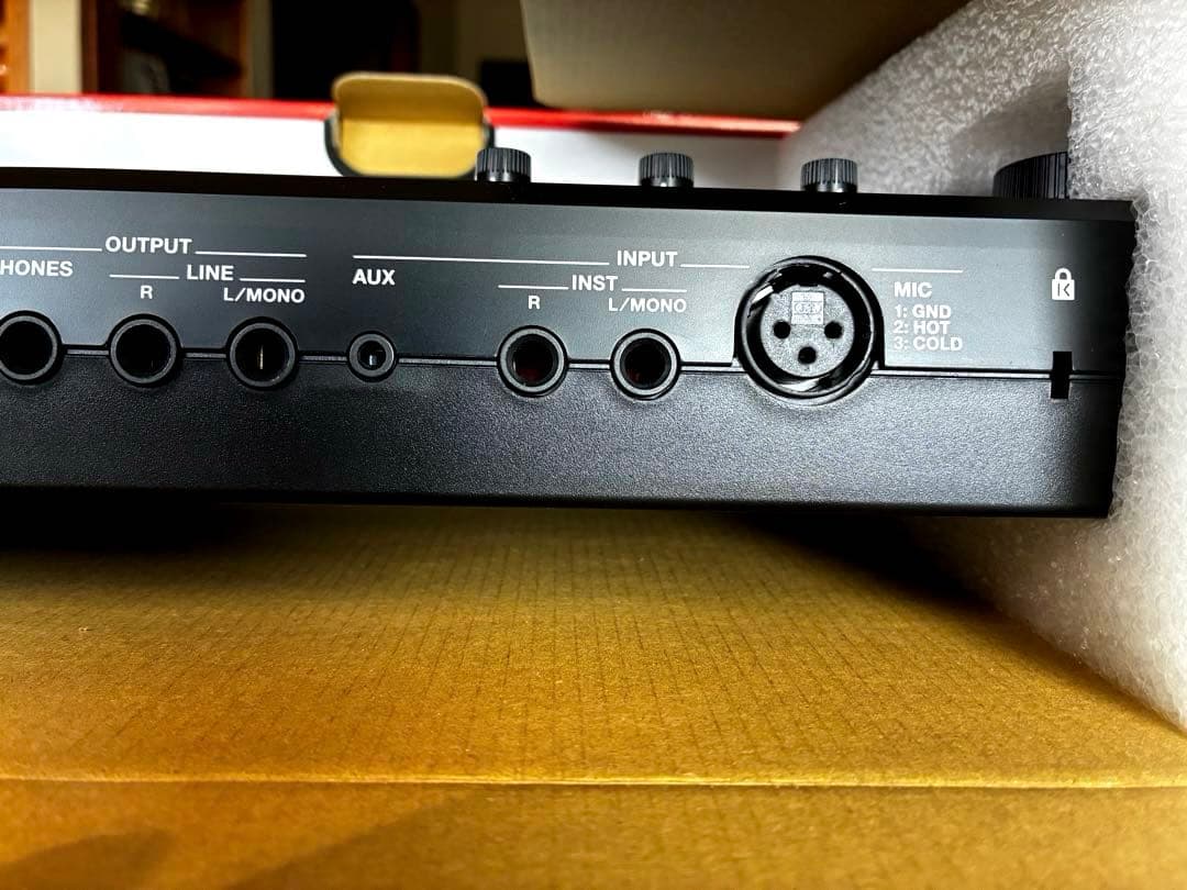 【美品】BOSS RC-505 Loop Station【元箱・説明書付】