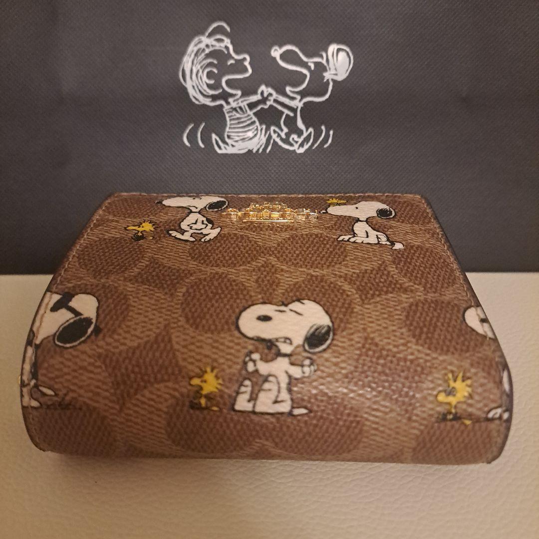 美品☆COACH x PEANUTS スヌーピー☆ 二つ折り財布