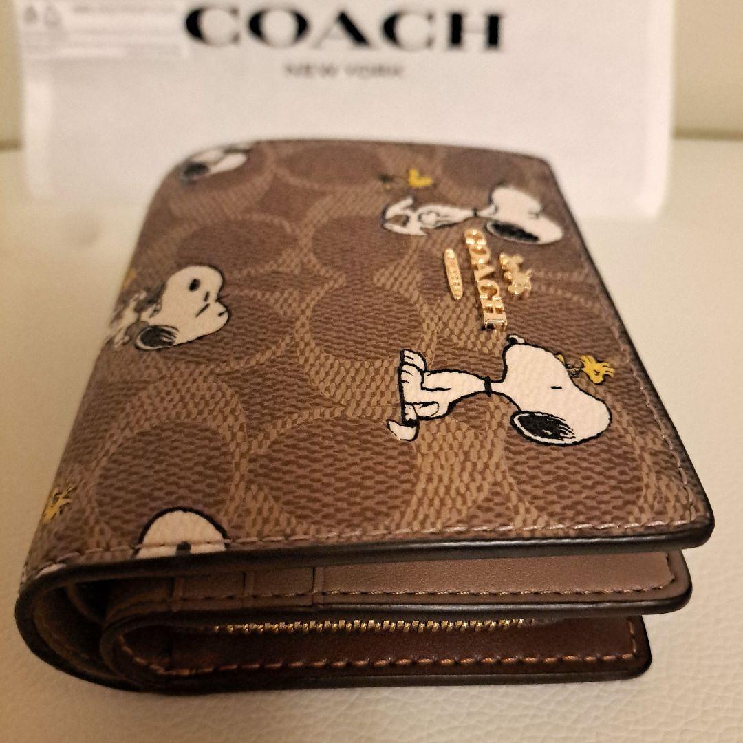 美品☆COACH x PEANUTS スヌーピー☆ 二つ折り財布