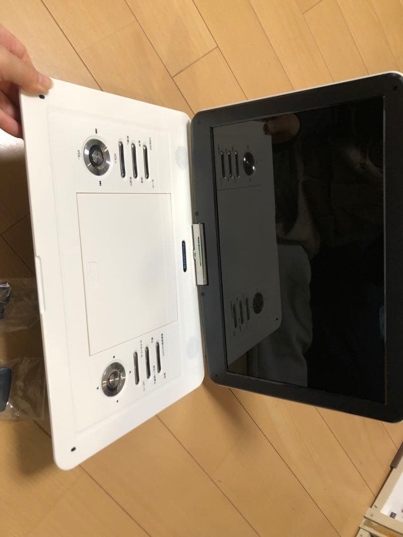 FANGOR ポータブルDVDプレーヤー F-1318