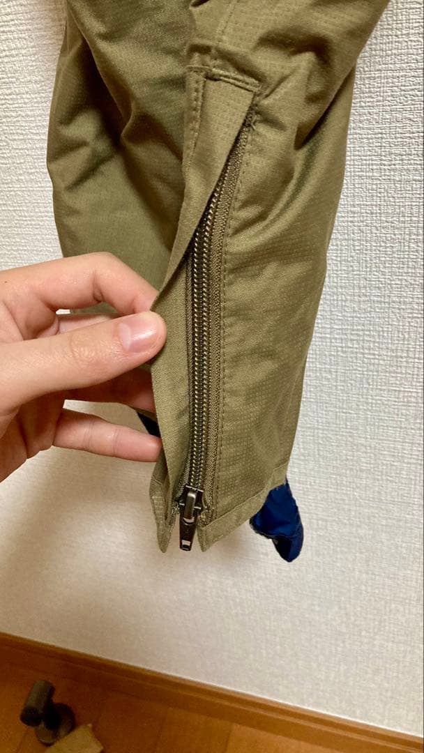 週末値下げ！【正規販売店】Columbia スノーボードパンツ メンズ　カーキ