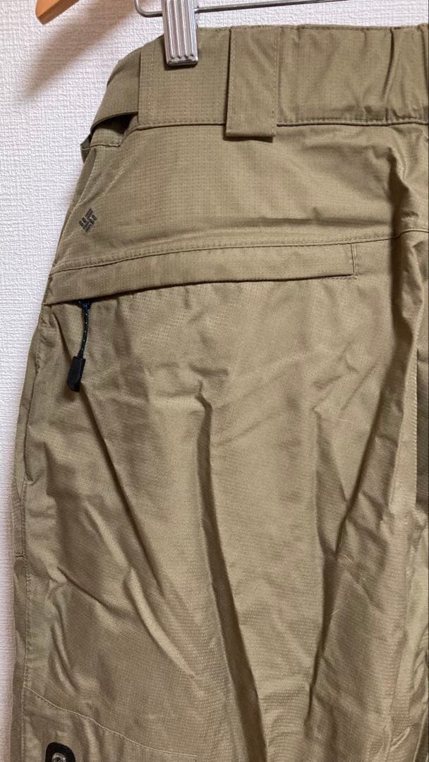 週末値下げ！【正規販売店】Columbia スノーボードパンツ メンズ　カーキ