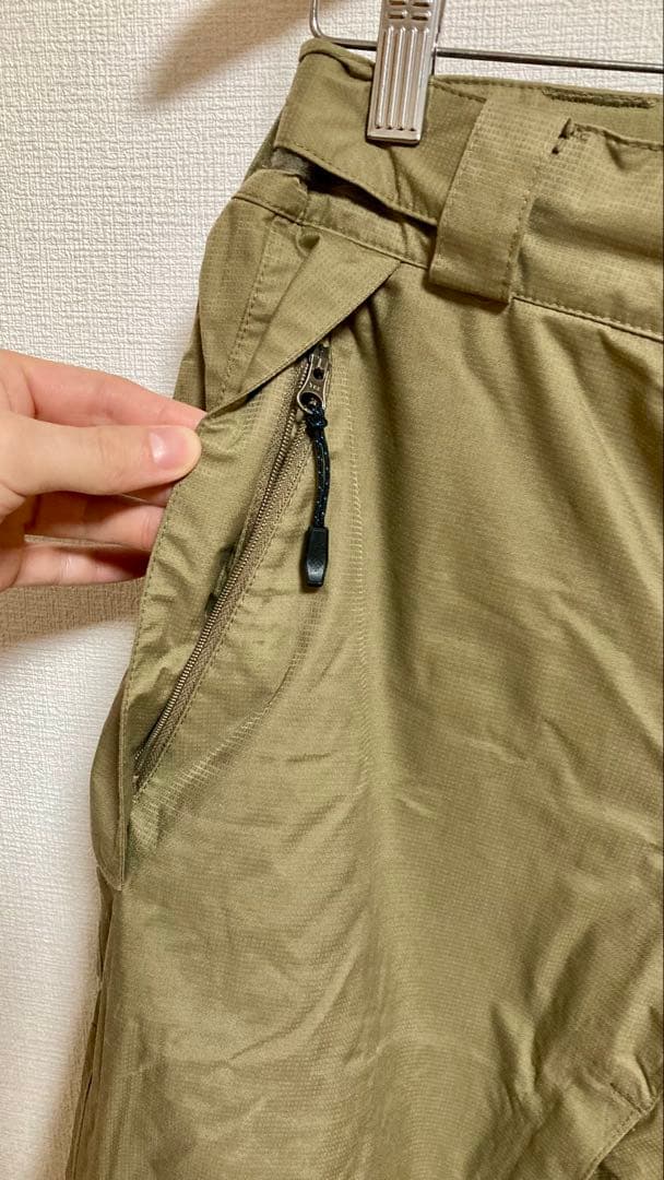 週末値下げ！【正規販売店】Columbia スノーボードパンツ メンズ　カーキ
