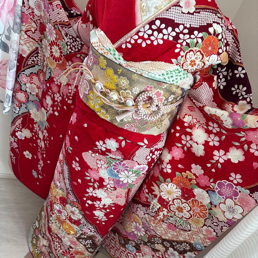 未使用に近い　正絹振袖フルセット　長襦袢付き　古典柄　豪華駒刺繍　成人式に