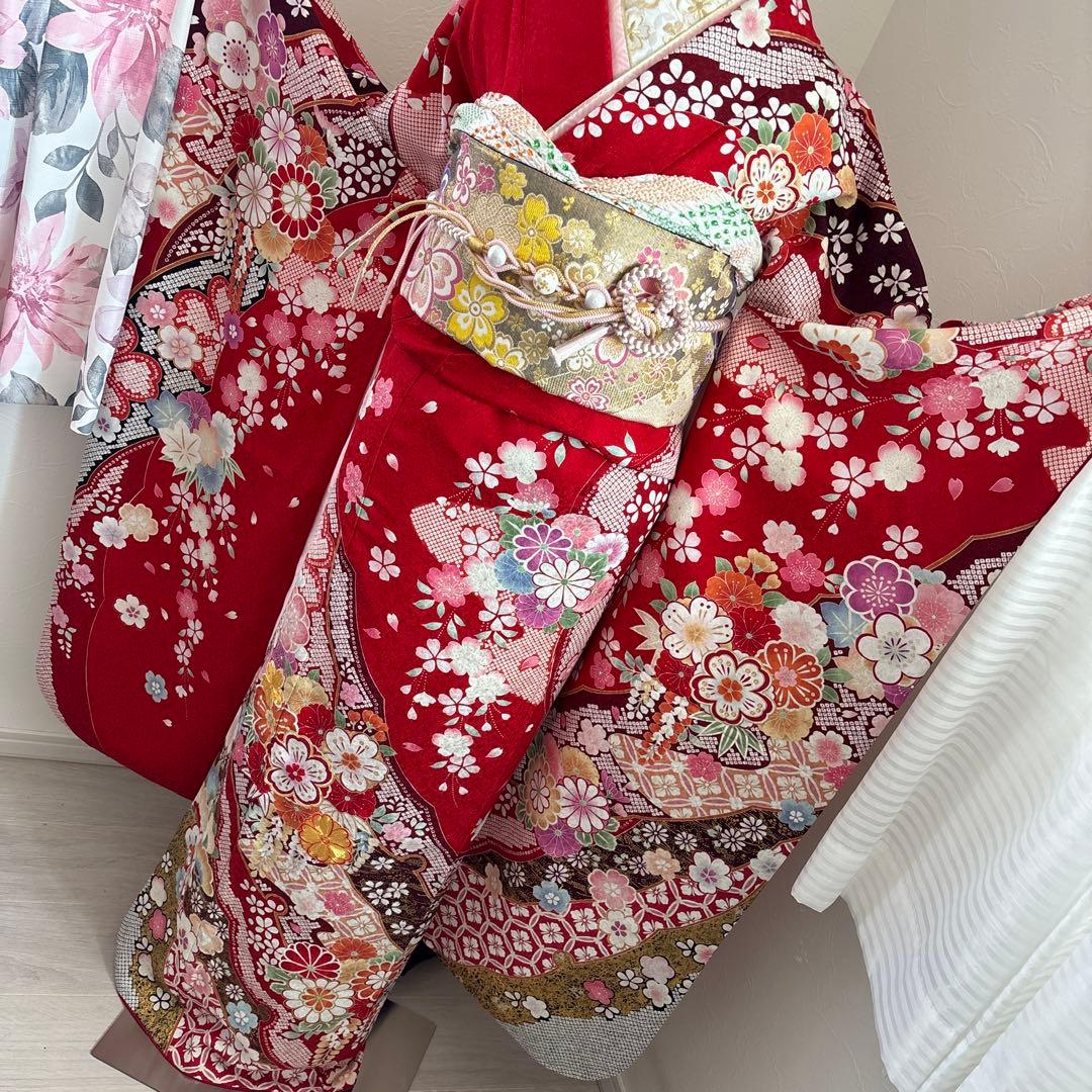 未使用に近い　正絹振袖フルセット　長襦袢付き　古典柄　豪華駒刺繍　成人式に