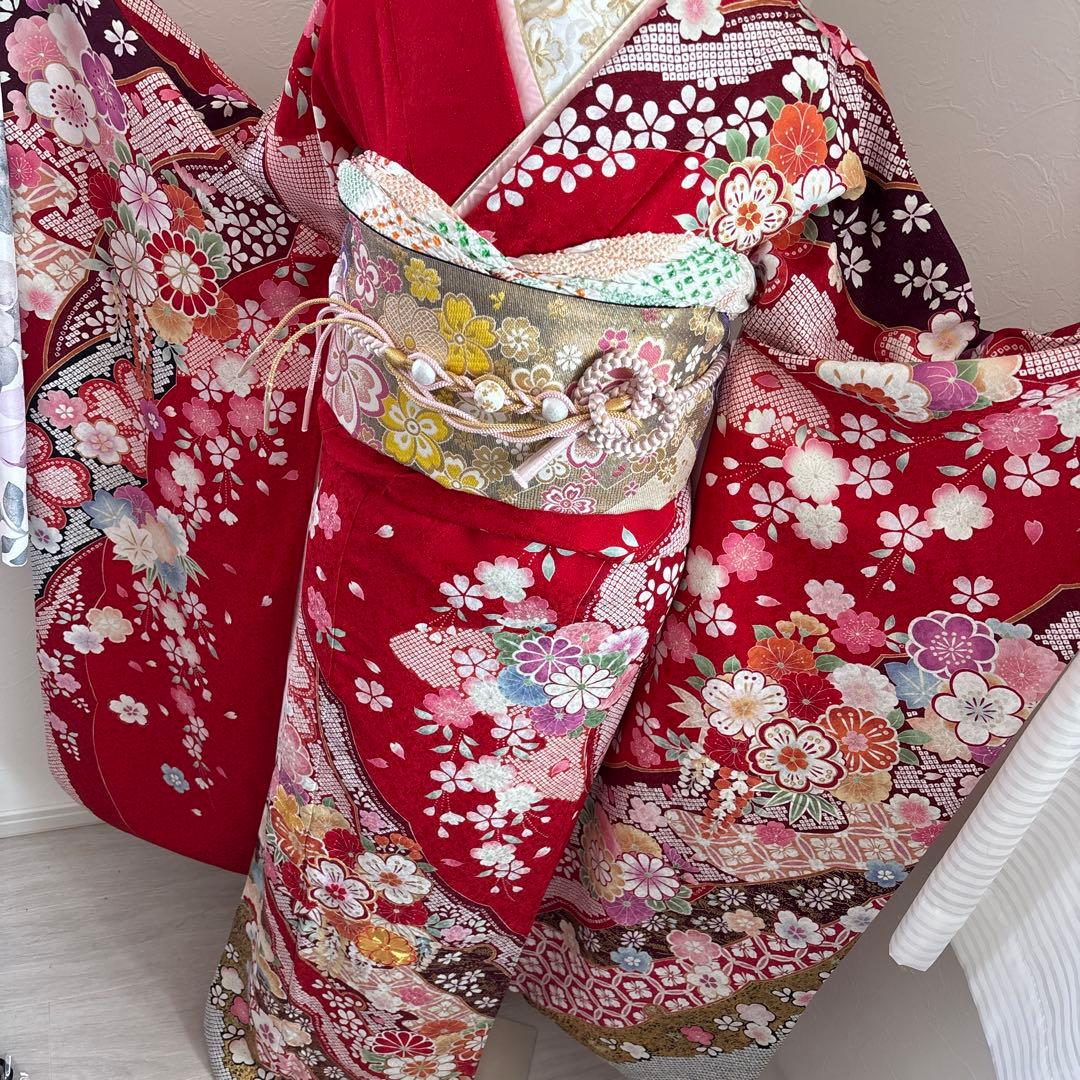 未使用に近い　正絹振袖フルセット　長襦袢付き　古典柄　豪華駒刺繍　成人式に