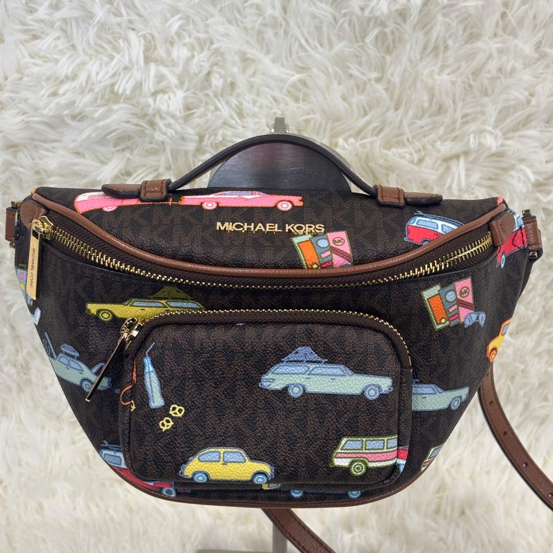 【新品同様】マイケルコース ウエストポーチ クルマ柄 シグネチャー PVC素材