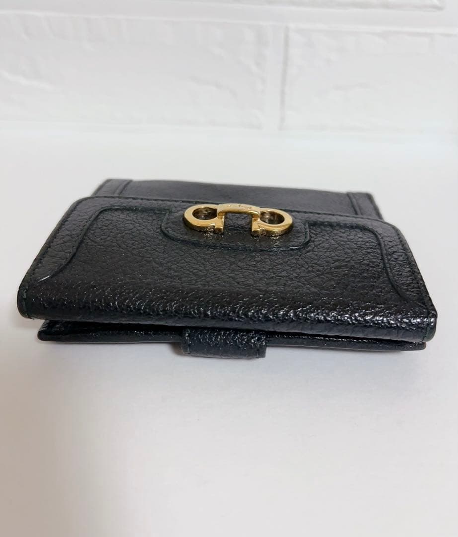 フェラガモ Ferragamo 折り財布　黒　ブラック