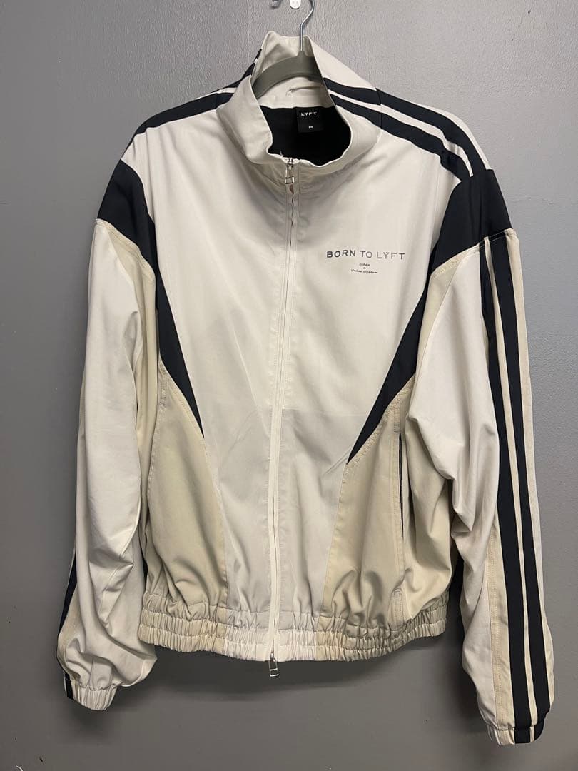 く*ー様 【完売品】LYFTセットアップホワイト アイボリー