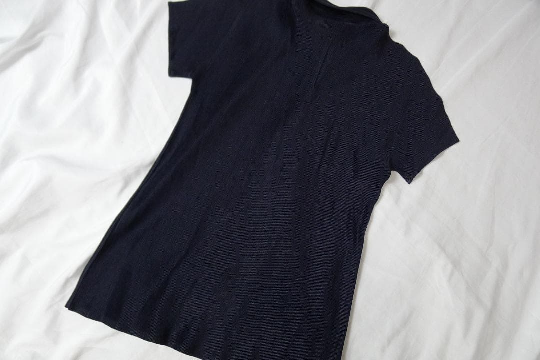 イッセイミヤケ　PLEATS プリーツ デザイン トップス 黒色 3
