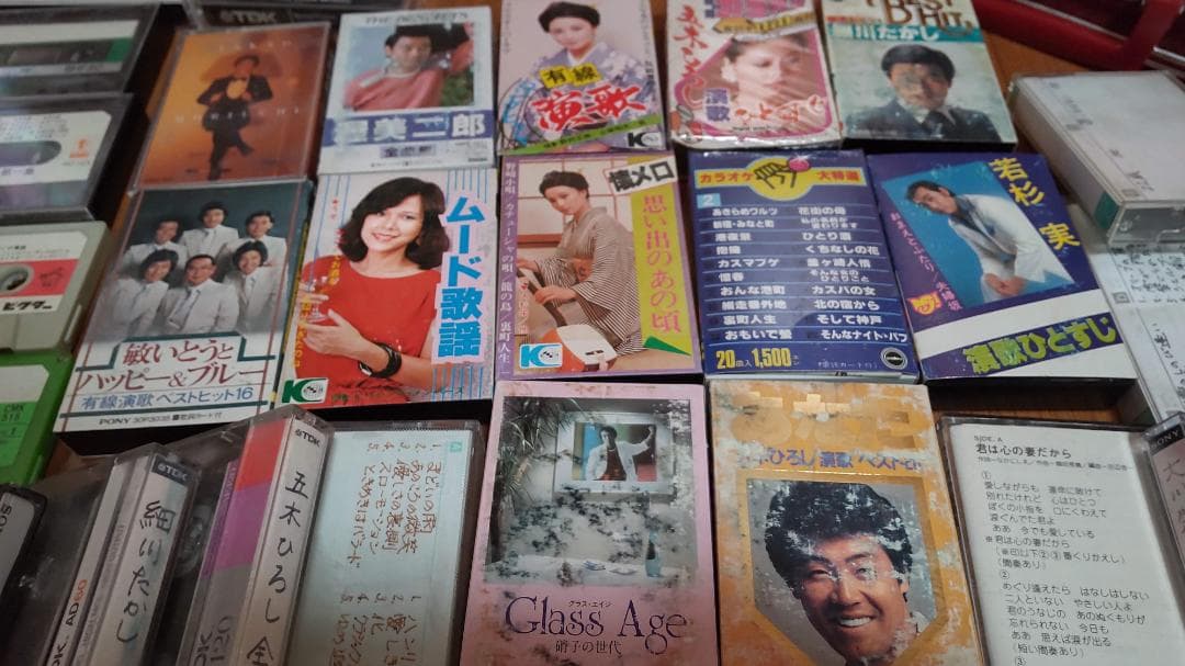 貴重な昭和のカセットテープ27本　昭和歌謡　演歌　童謡　ポップス　色々まとめて