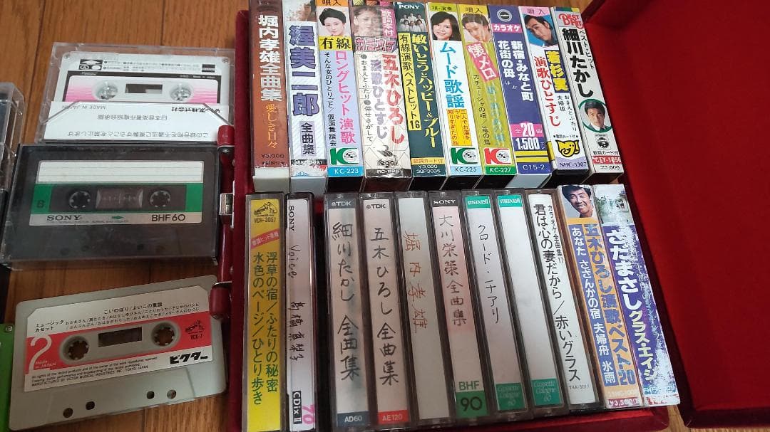 貴重な昭和のカセットテープ27本　昭和歌謡　演歌　童謡　ポップス　色々まとめて