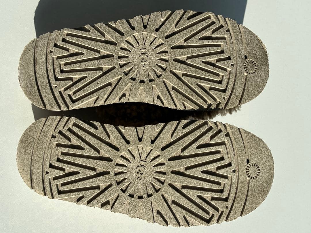 UGG マキシカーリープラットフォーム(25cm)ベージュ