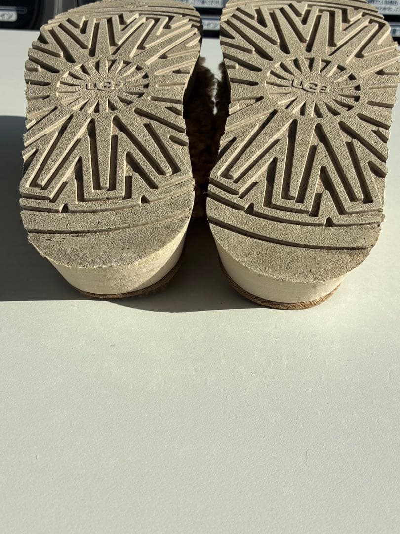 UGG マキシカーリープラットフォーム(25cm)ベージュ