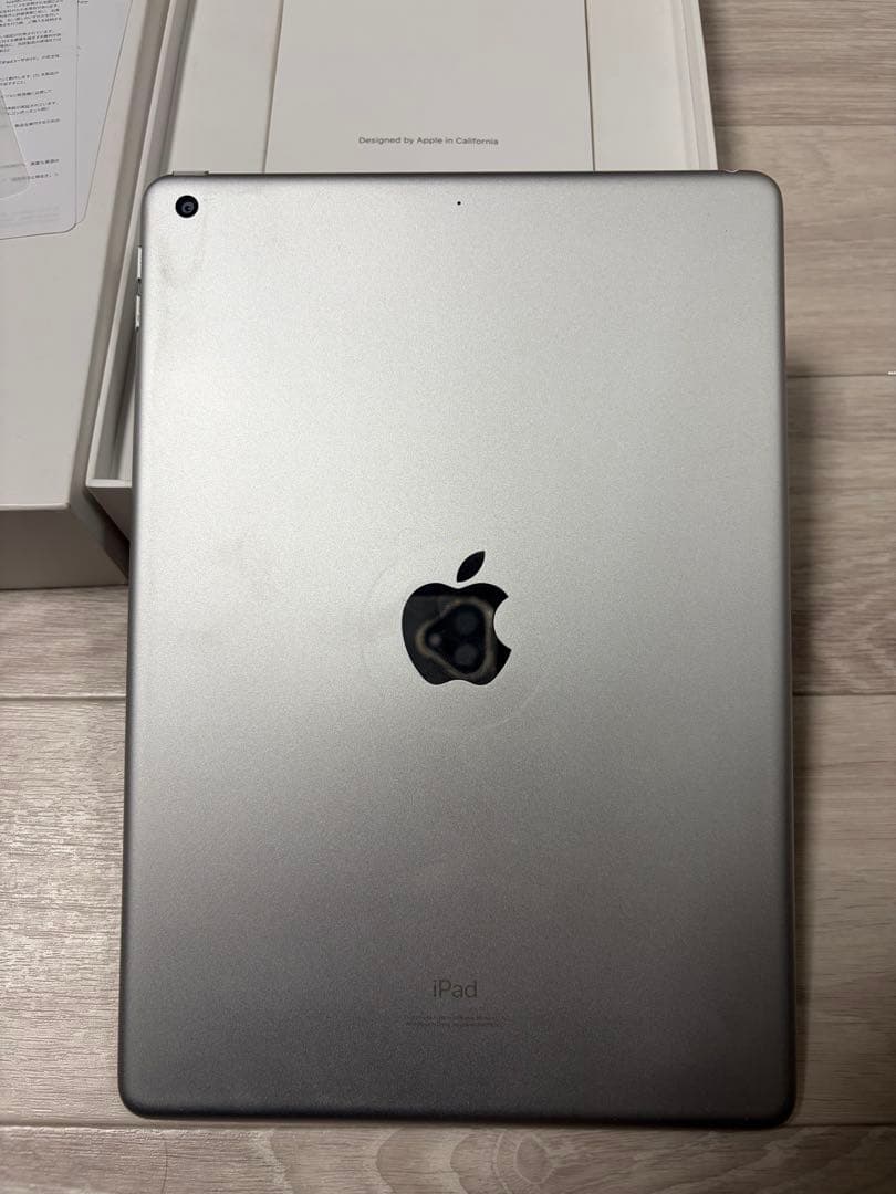 iPad 8 32GB シルバー WiFiモデル A2270 MYLA2J/A