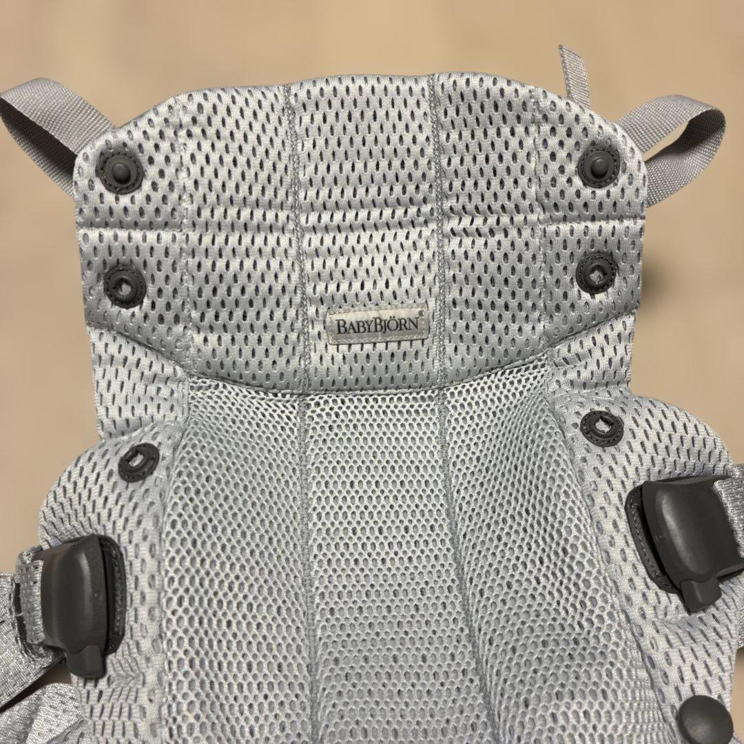 美品！BABYBJÖRN 抱っこ紐 ハーモニー　シルバー　ベビービョルン