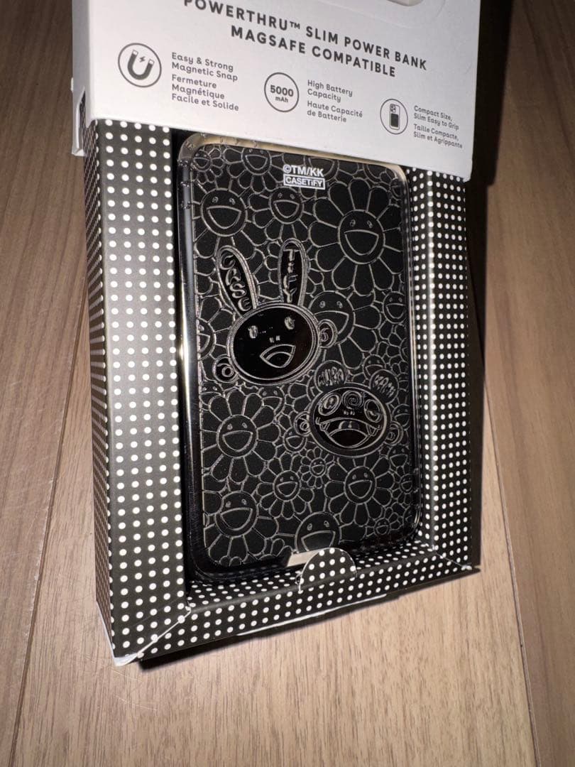 村上隆 CASETiFY モバイルバッテリー