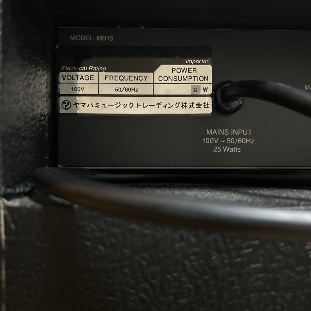 ベース Marshall MB15