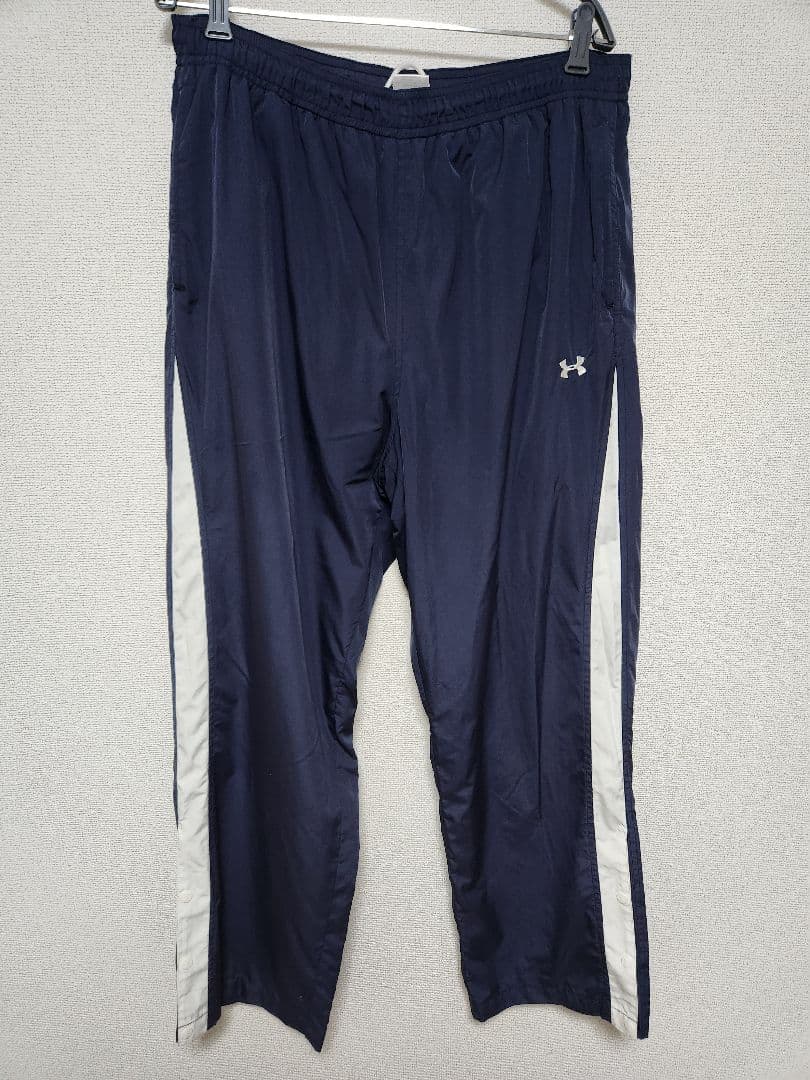 UNDER ARMOUR　アンダーアーマー　ナイロンジャージ　　上XL　下L