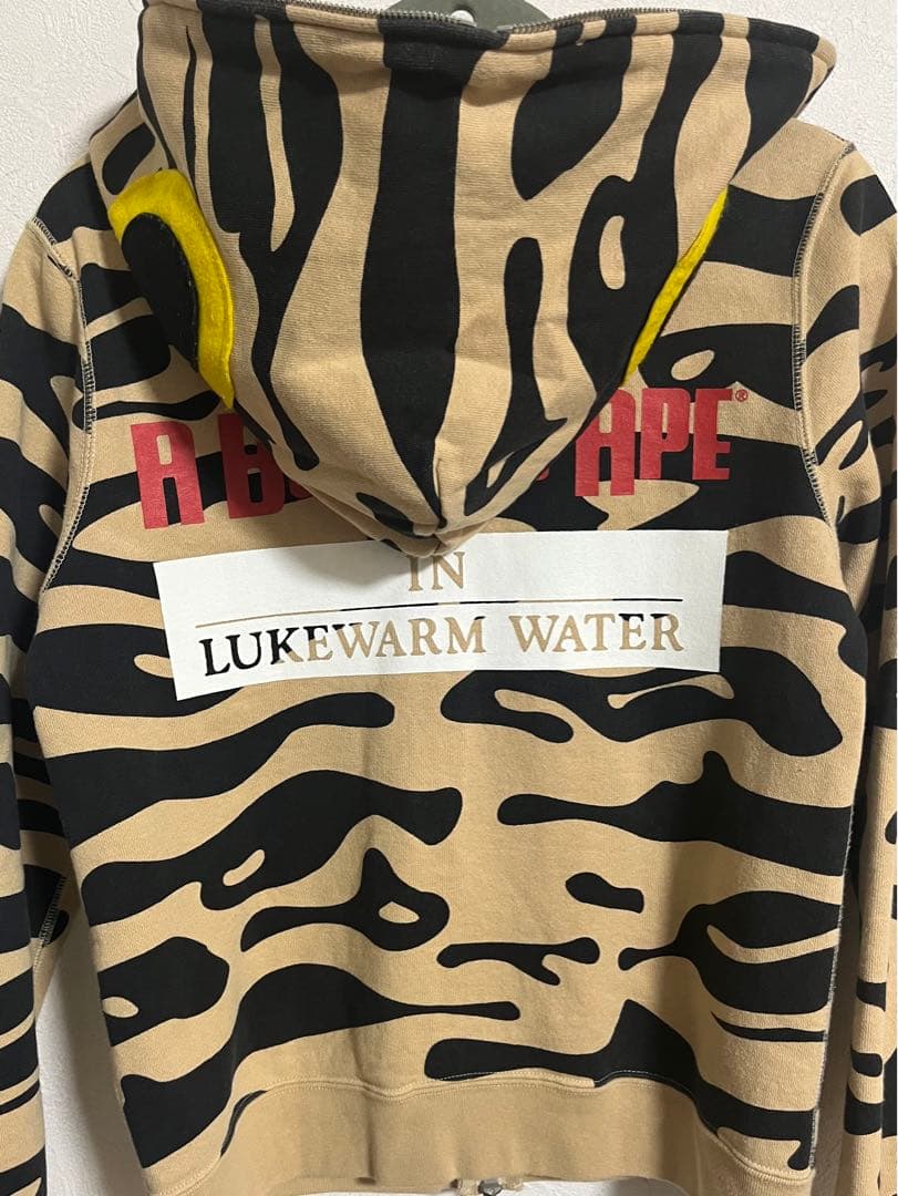 A BATHING APE アベイシングエイプ　フィッシュ パーカー