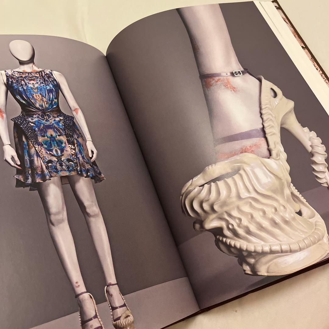 ALEXANDER McQUEEN SAVAGE BEAUTY /洋書
