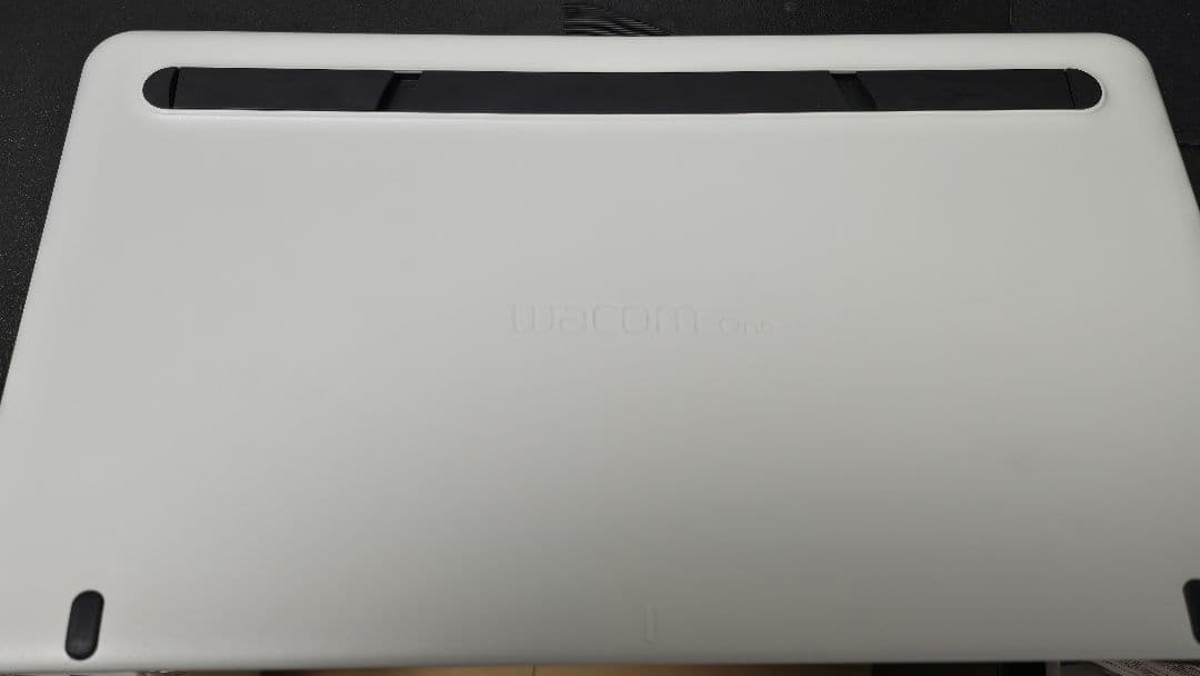 wacom one 液晶ペンタブレット 13 dtc133新品専用ペン付き
