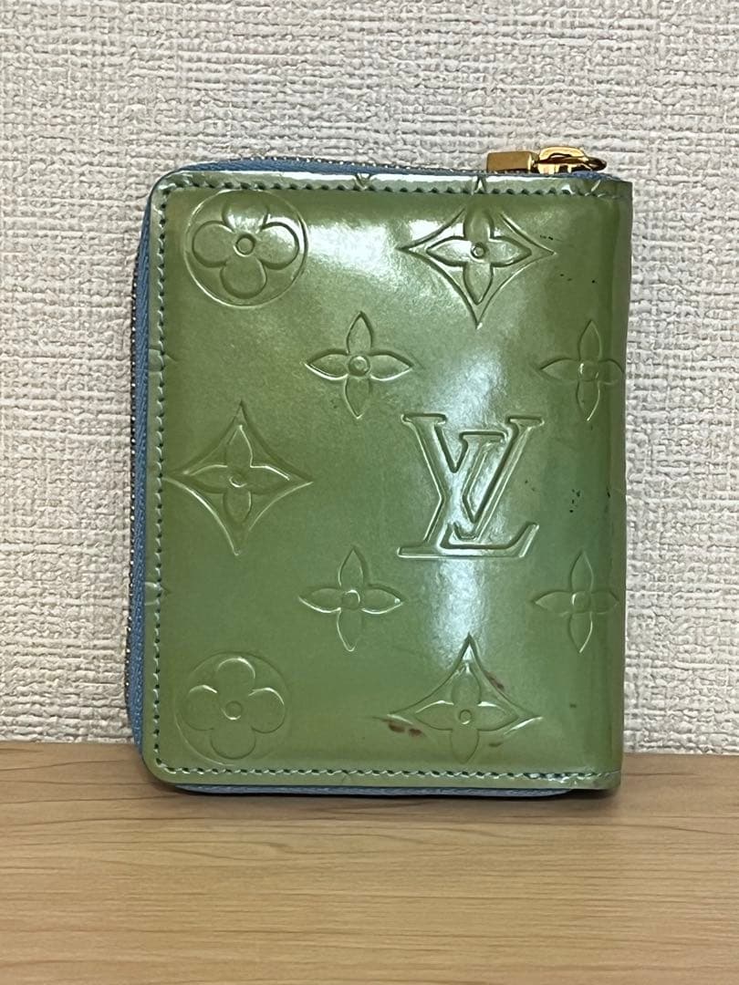 LOUIS VUITTON モノグラム・ヴェルニ　財布