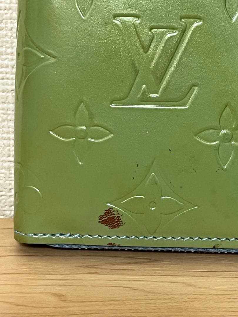 LOUIS VUITTON モノグラム・ヴェルニ　財布
