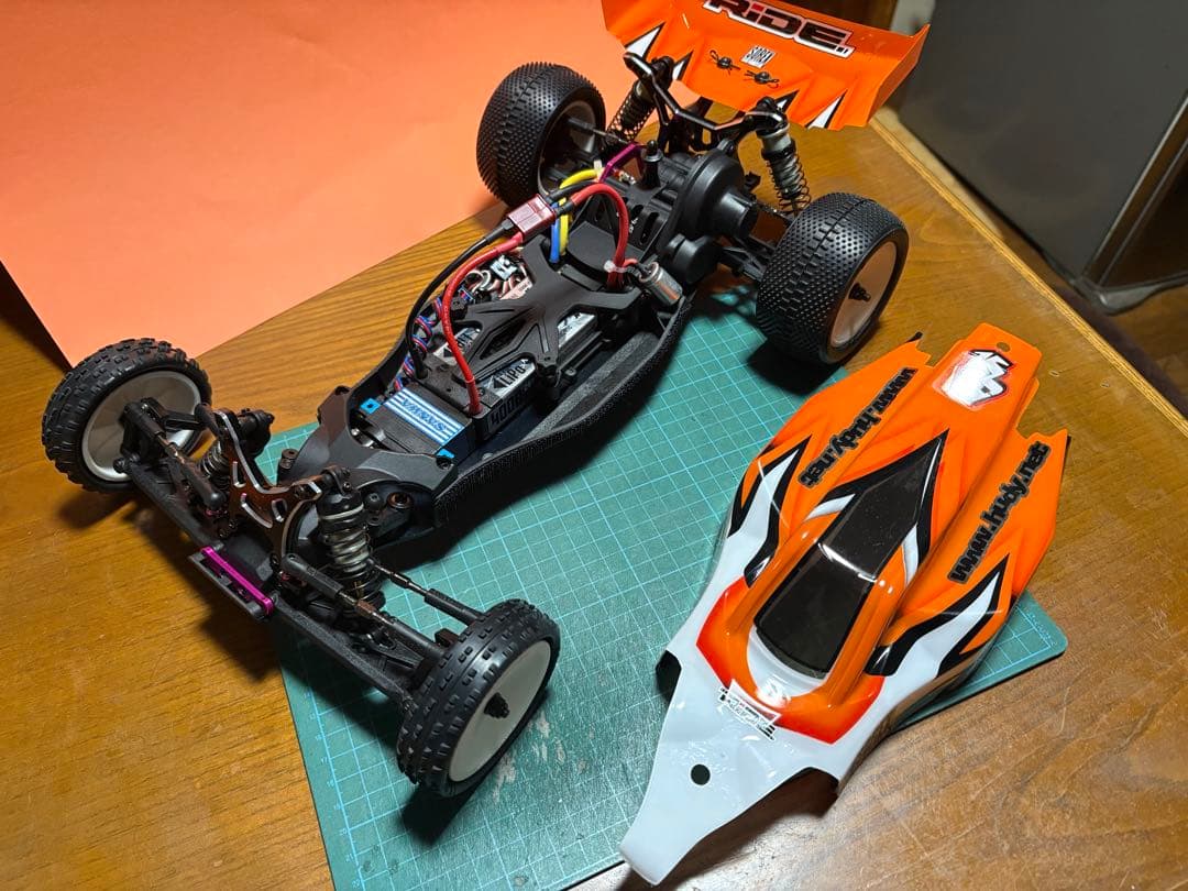 [美品] 3レーシング 1/10 2WD CACTUS Pro メカ付き完成品