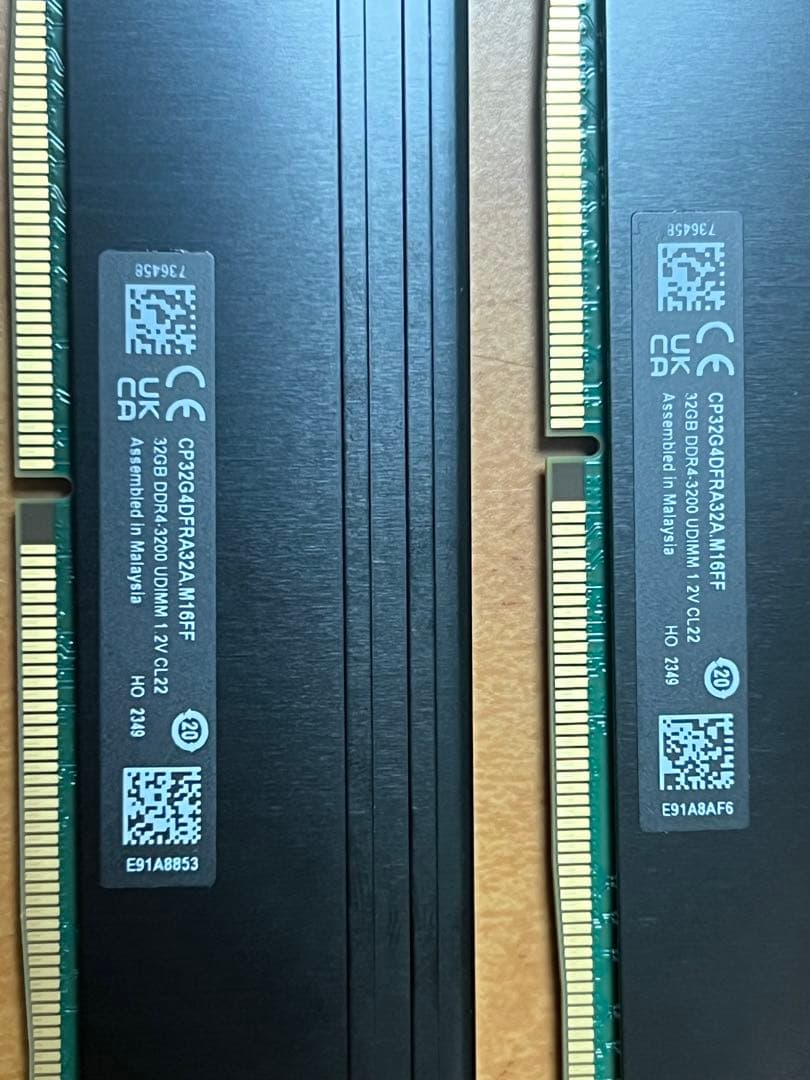 メモリー CRUCIAL DDR4 3200mhz 64gb 32x2