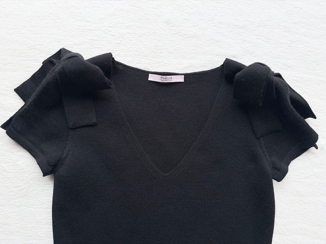 R.E.D. VALENTINO 黒 肩　リボン付き　ニットワンピース