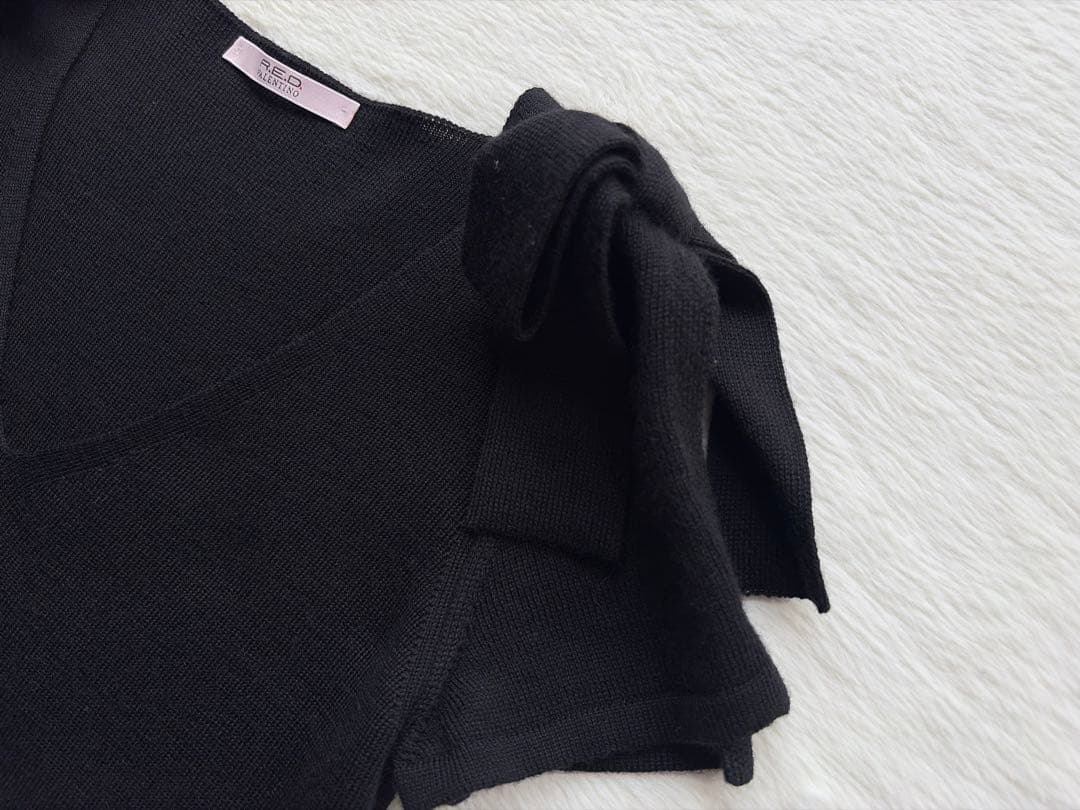R.E.D. VALENTINO 黒 肩　リボン付き　ニットワンピース